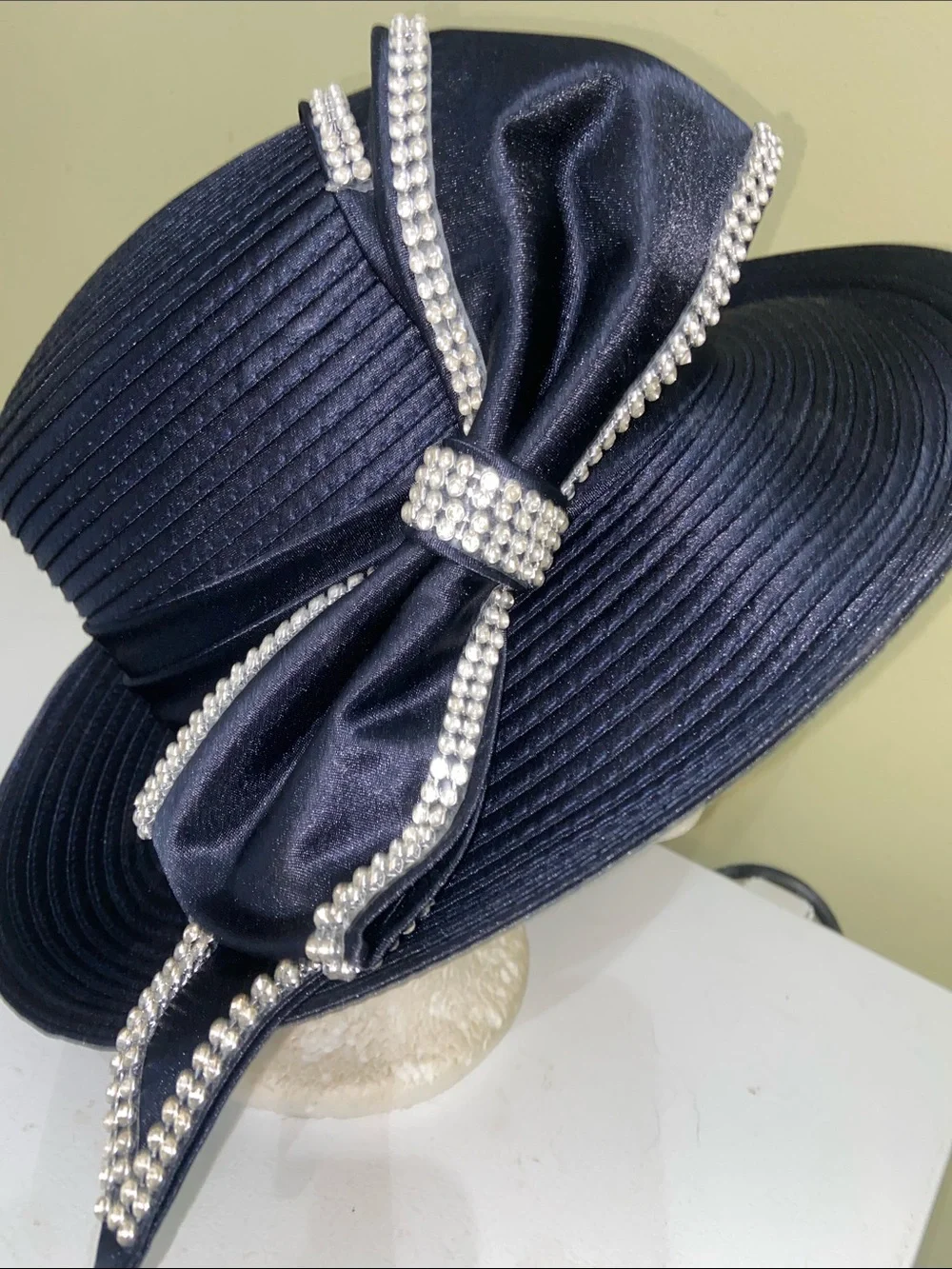 Beautiful Dress Hat / Church Hat by Verucci